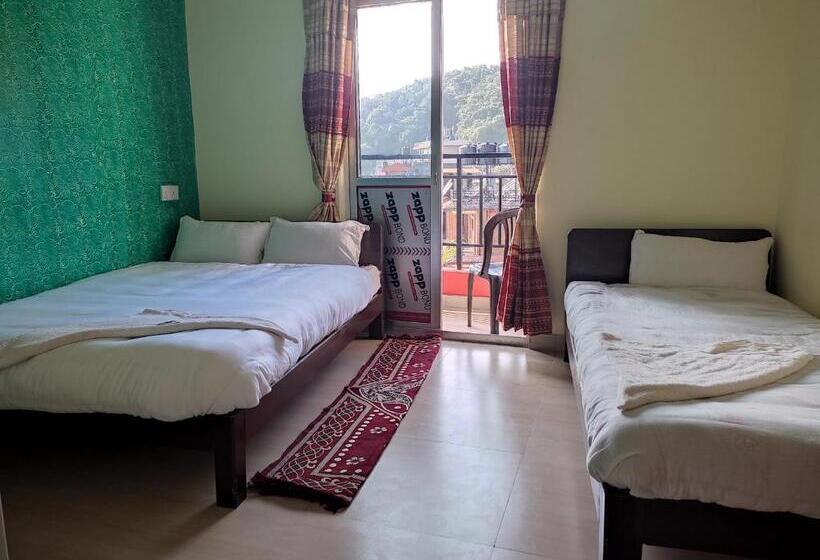 اتاق خانوادگی, Green Hill View