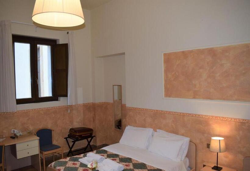 اتاق استاندارد چهار تخته, Hostel Il Tetto