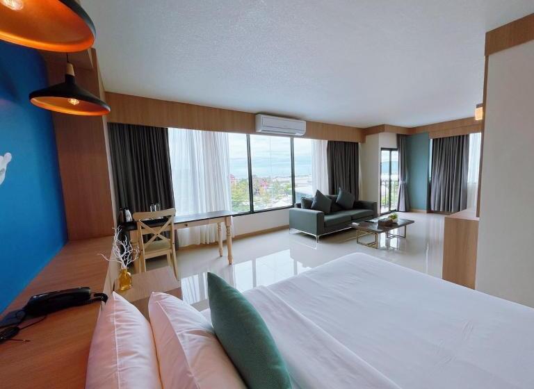 سوییت جونیور, The Sixteenth Naiyang Beach Hotel Sha Plus