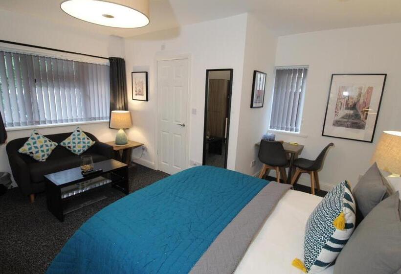 اتاق سوپریور, Anson Studios Walsall M6, J10