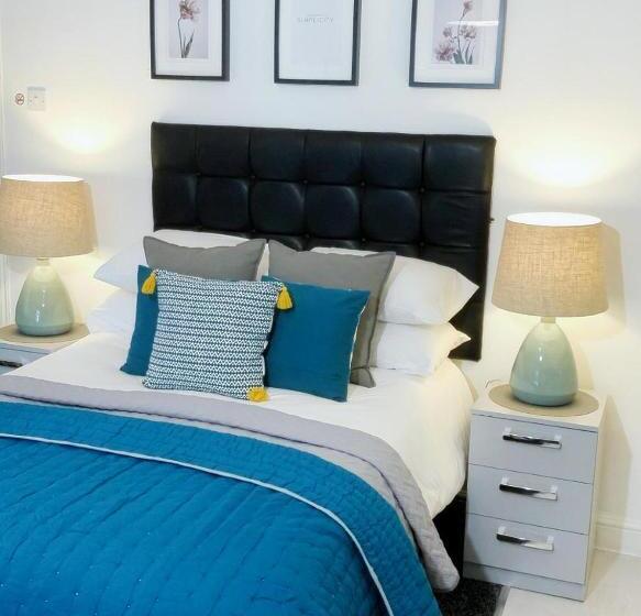 اتاق لوکس, Anson Studios Walsall M6, J10
