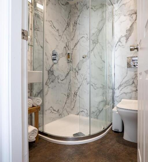 اتاق استاندارد با تخت بزرگ, Norwood House