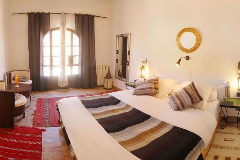 اتاق استاندارد با چشم‌انداز کوهستان, Auberge Chez Pierre