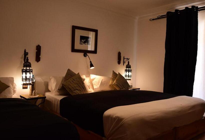 اتاق لوکس سه تخته, Auberge Chez Pierre