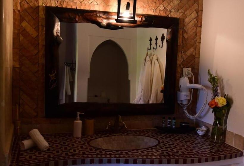 اتاق لوکس چهار تخته, Auberge Chez Pierre