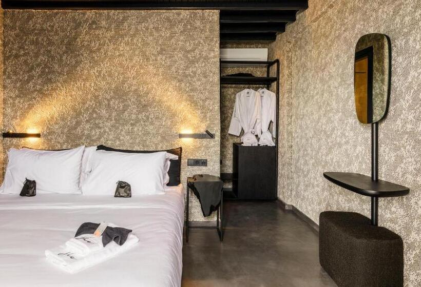 اتاق استاندارد با چشم‌انداز استخر, She Mykonos Boutique