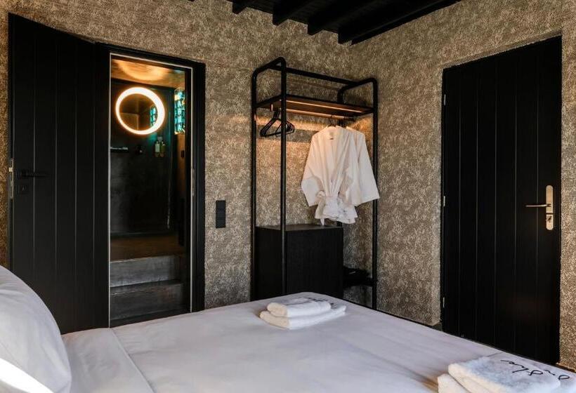 اتاق استاندارد با چشم‌انداز استخر, She Mykonos Boutique