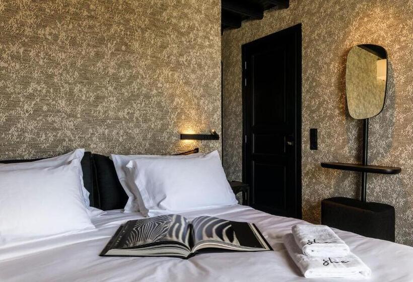 اتاق استاندارد با چشم‌انداز استخر, She Mykonos Boutique