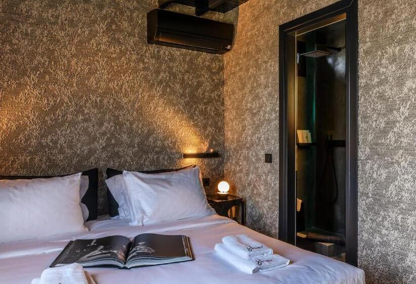 اتاق لوکس با بالکن و چشم‌انداز دریا, She Mykonos Boutique