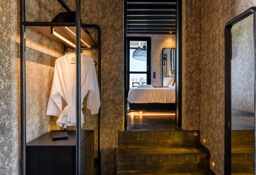 سوییت با چشم‌انداز دریا, She Mykonos Boutique