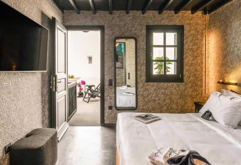 اتاق استاندارد با چشم‌انداز استخر, She Mykonos Boutique