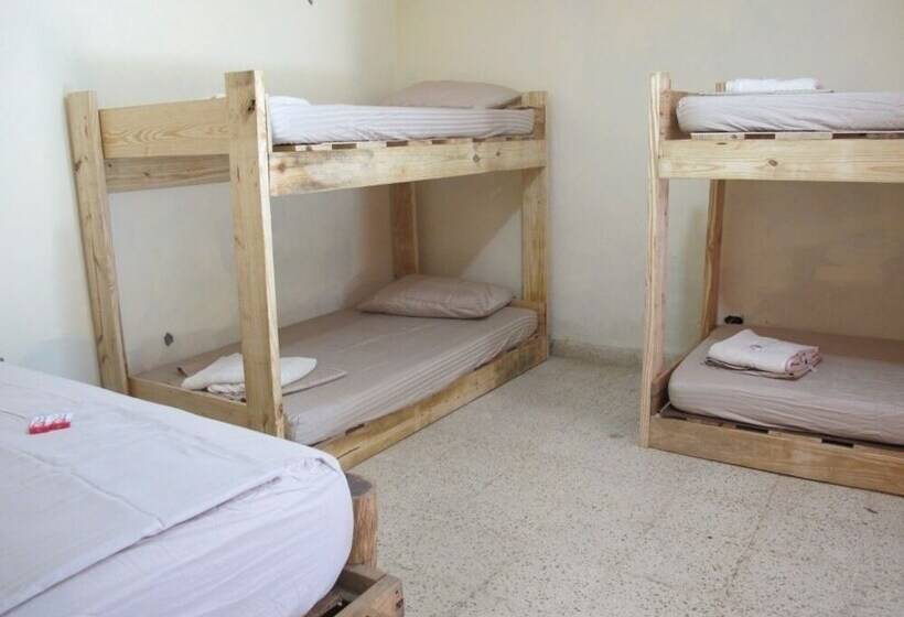 اتاق خانوادگی, Waterfall Hostel