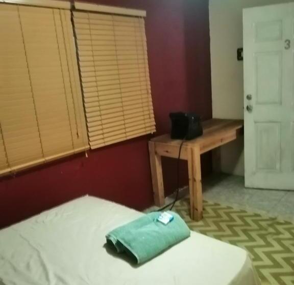 اتاق استاندارد, Waterfall Hostel