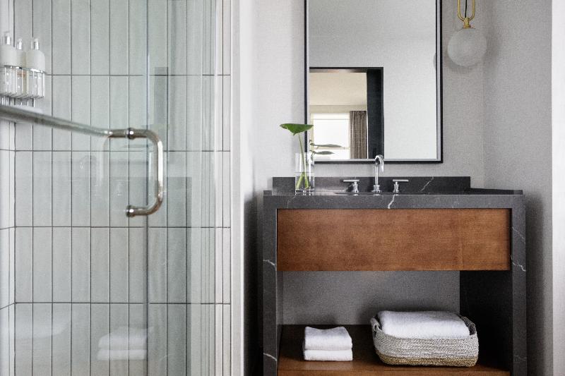 اتاق استاندارد با تخت بزرگ, Kimpton   Harper Hotel, An Ihg