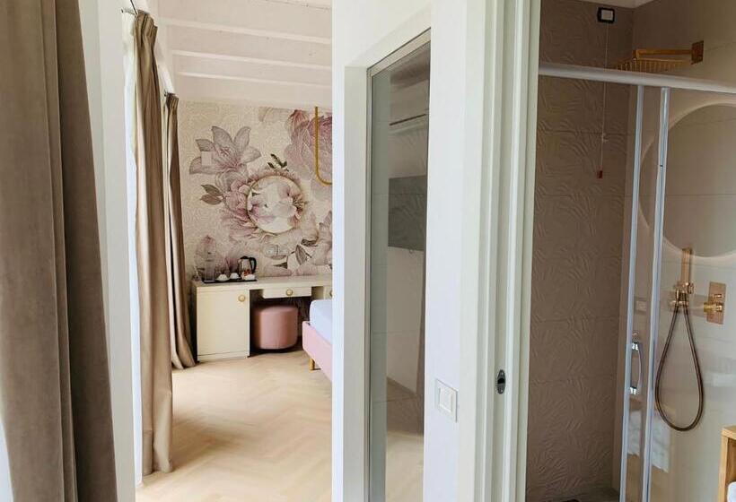 اتاق استاندارد با بالکن, Luxury Suites Rocopom   Lake Front