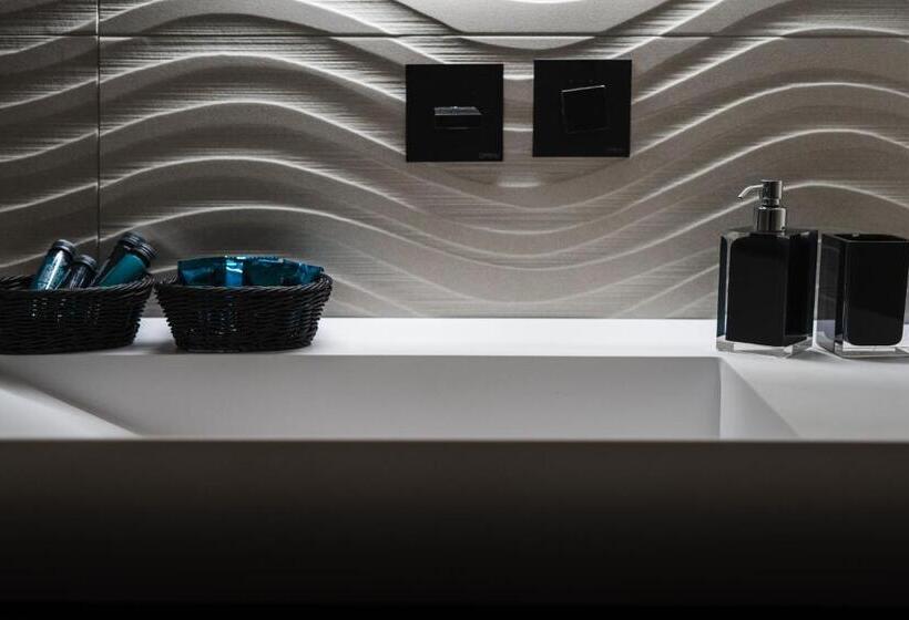 اتاق استاندارد با چشم‌انداز کوهستان, Luxury Suites Rocopom   Lake Front