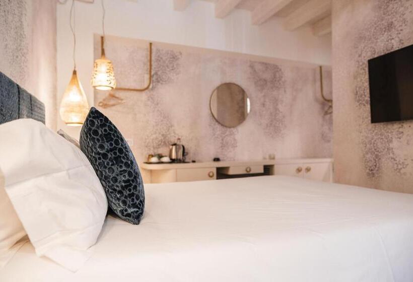 اتاق استاندارد با تخت بزرگ, Luxury Suites Rocopom   Lake Front