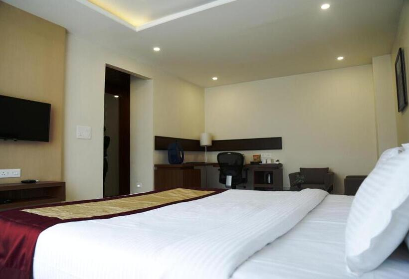 اتاق لوکس, Prism   A Boutique