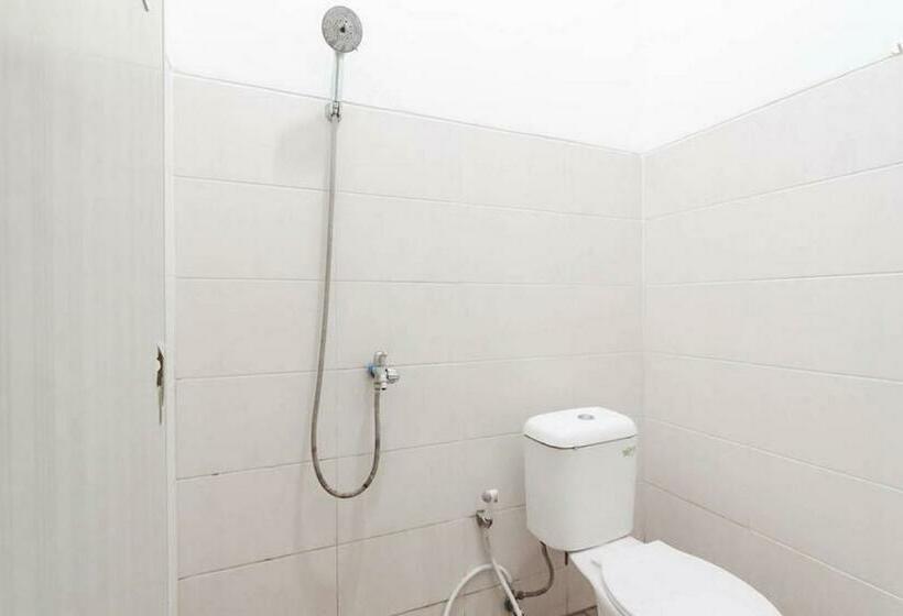 اتاق استاندارد, Reddoorz Syariah At Hotel Tiga Er Near Karawang Central Plaza