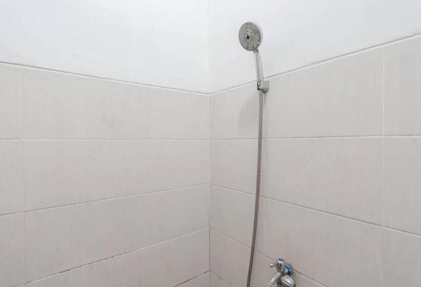 اتاق اکونومی, Reddoorz Syariah At Hotel Tiga Er Near Karawang Central Plaza