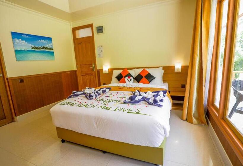 اتاق لوکس با بالکن و چشم‌انداز دریا, Coral Beach Maldives