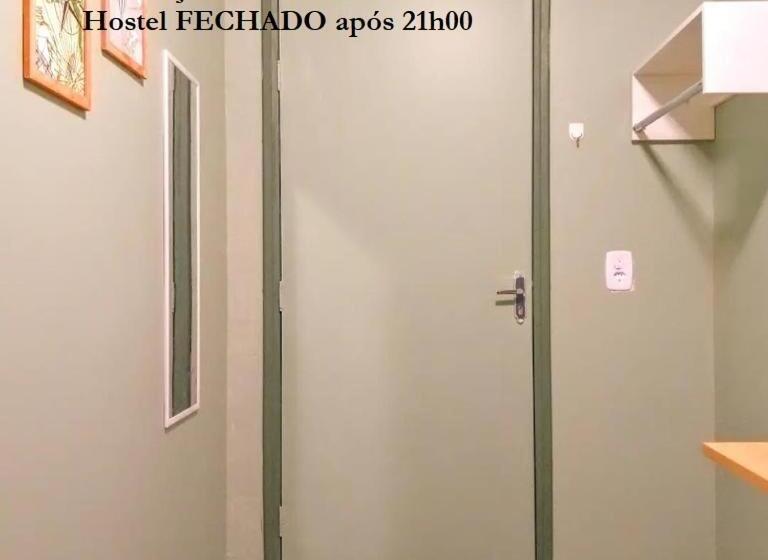 اتاق استاندارد یک تخته با سرویس بهداشتی مشترک, Elô Hostel