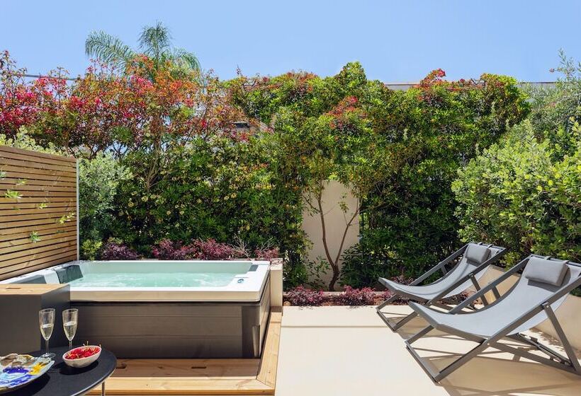 اتاق لوکس با وان آب گرم, Domìa Boutique Hotel E Cucina