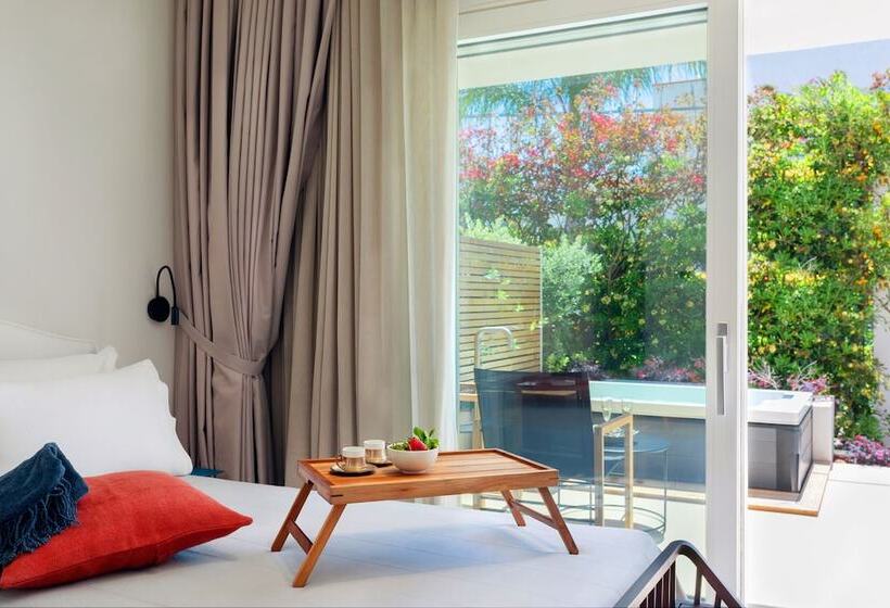 اتاق لوکس با وان آب گرم, Domìa Boutique Hotel E Cucina
