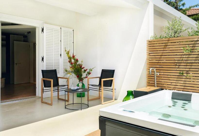 اتاق لوکس با وان آب گرم, Domìa Boutique Hotel E Cucina