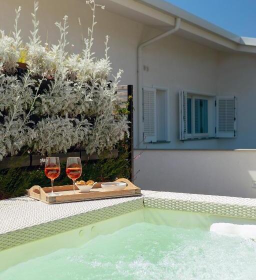 سوئیت جونیور با ماساژ آبی, Domìa Boutique Hotel E Cucina