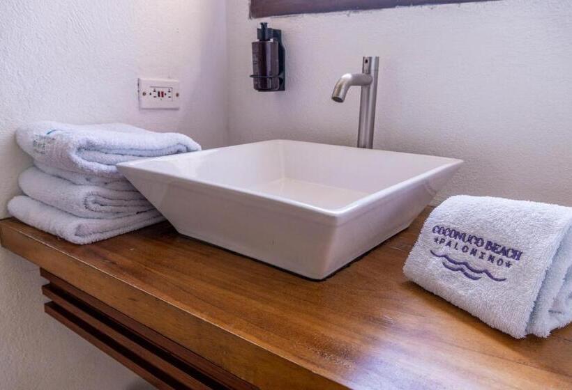 اتاق لوکس با چشم‌انداز دریا, Coconuco Beach Palomino