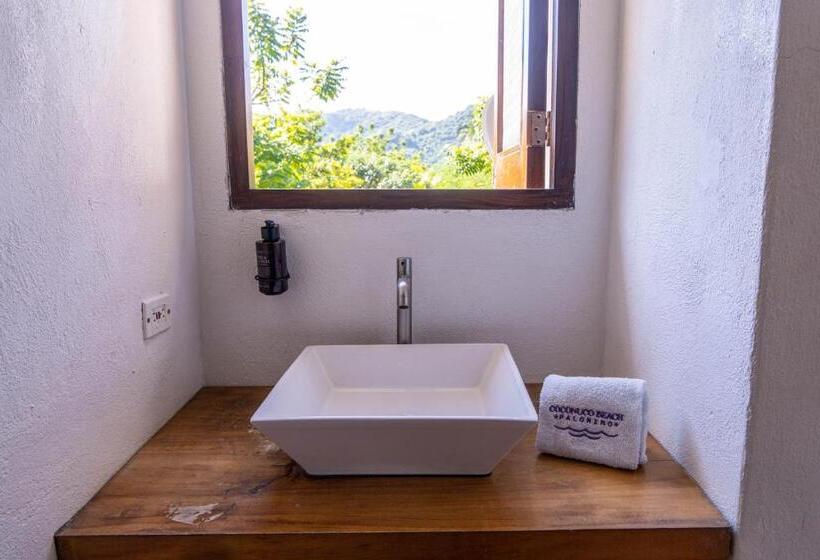 اتاق لوکس با چشم‌انداز دریا, Coconuco Beach Palomino