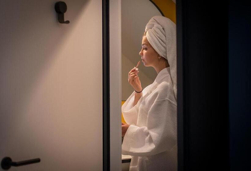 اتاق استاندارد سه نفره, L  Hôtel & Spa Ribeauville  Haut Koenigsbourg
