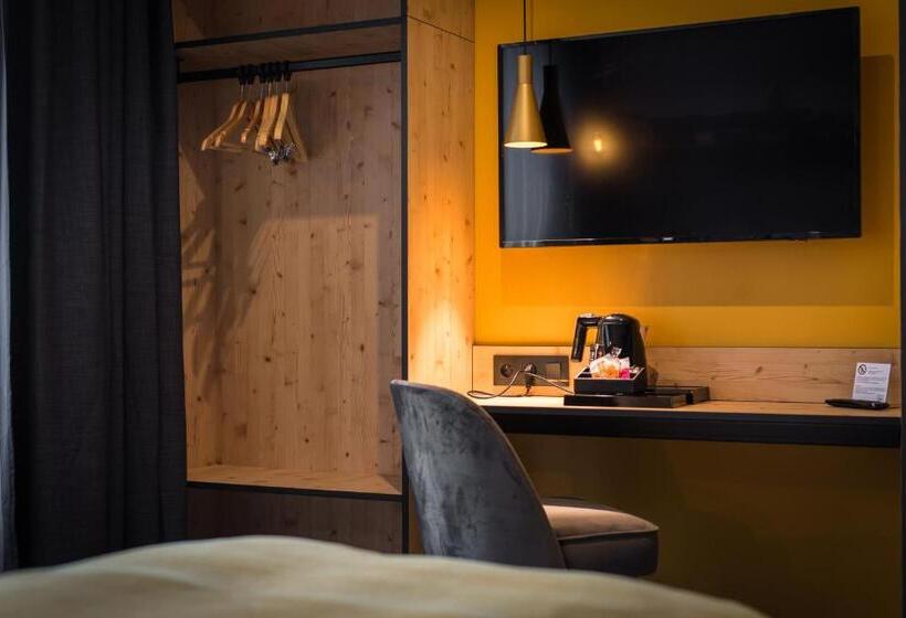 اتاق استاندارد سه نفره, L  Hôtel & Spa Ribeauville  Haut Koenigsbourg