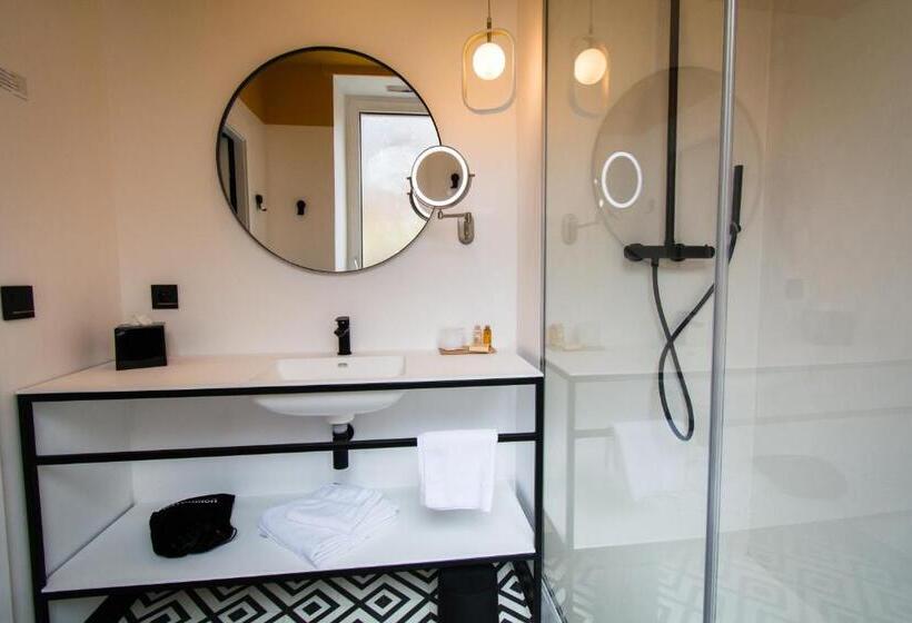 اتاق استاندارد سه نفره, L  Hôtel & Spa Ribeauville  Haut Koenigsbourg
