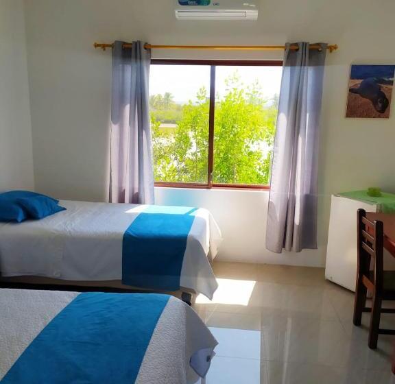 اتاق استاندارد چهار تخته, Hostal Los Flamencos