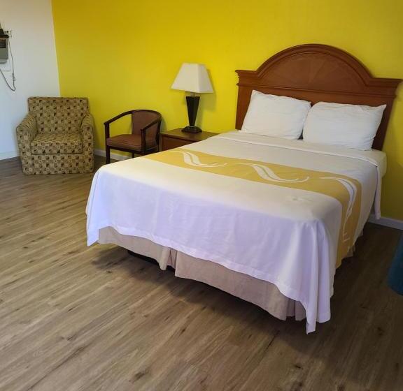 اتاق اکونومی یک تخته, Sunset Motel