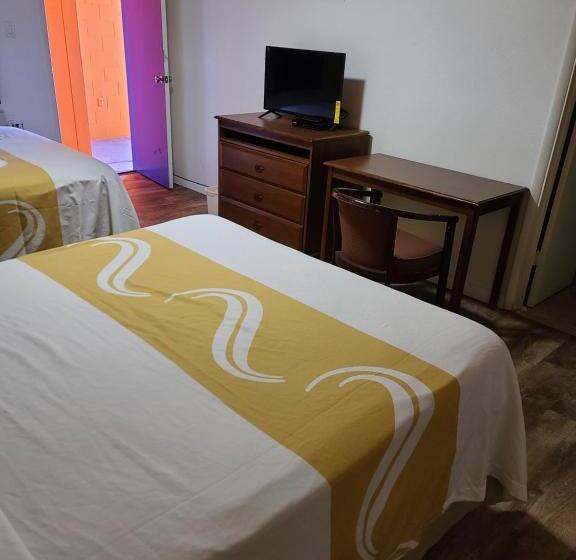 اتاق اکونومی, Sunset Motel
