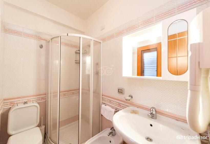 اتاق لوکس با چشم‌انداز دریا, Taormina Hotel Calipso
