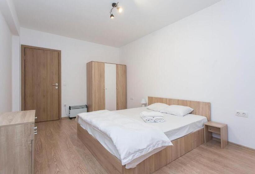 آپارتمان 1 خوابه با تراس, Modern And Bright Apartments Near Center   Free Parking