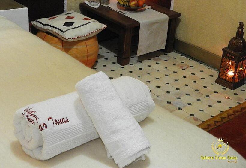 اتاق استاندارد سه نفره, Room In Lodge   Sleep In Luxury Tent In Desert