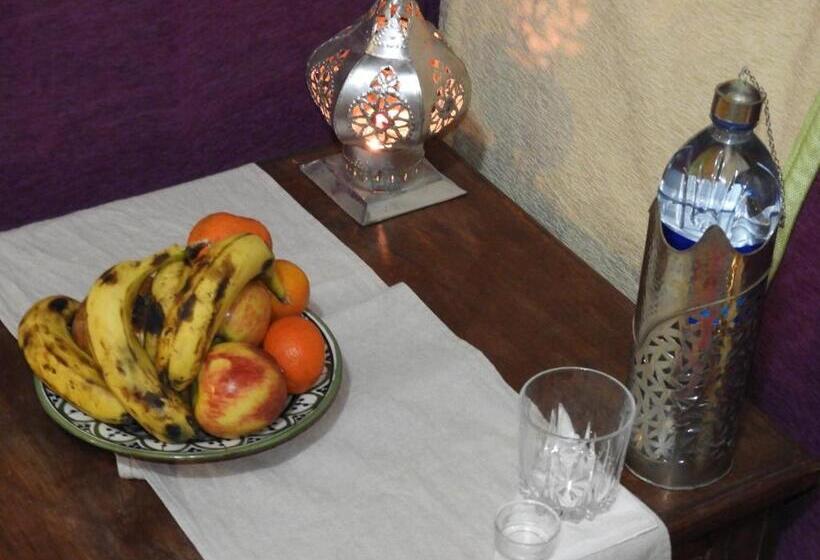 اتاق استاندارد سه نفره, Room In Lodge   Sleep In Luxury Tent In Desert