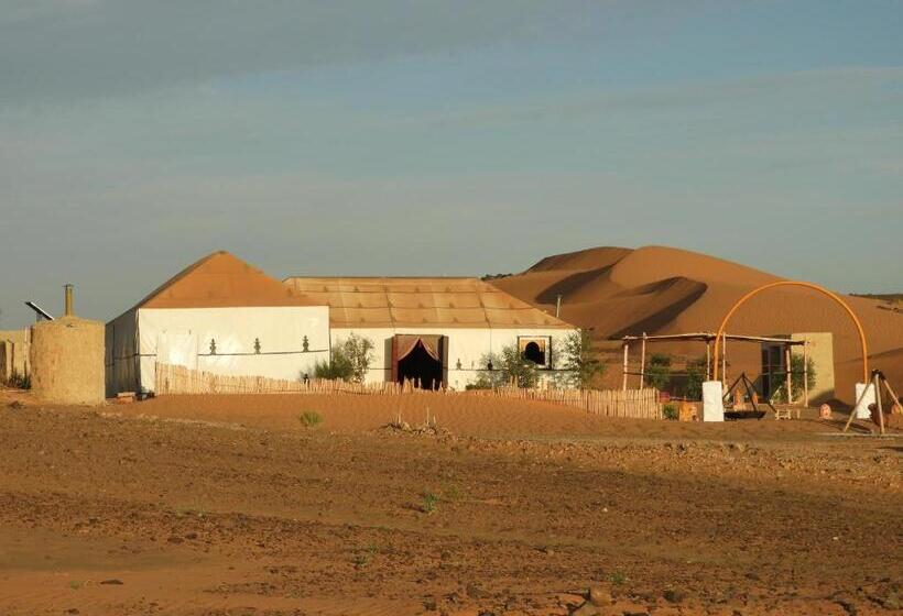 اتاق استاندارد سه نفره, Room In Lodge   Sleep In Luxury Tent In Desert