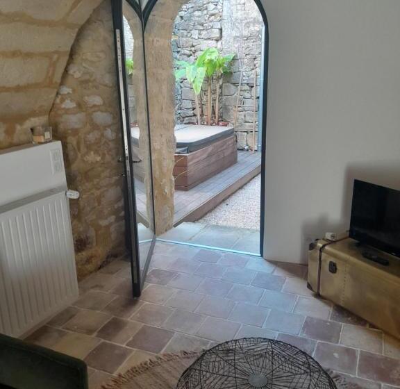 اتاق استاندارد با تخت بزرگ, La Maison D'aimé