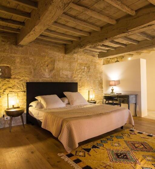 اتاق لوکس با بالکن, La Maison D'aimé