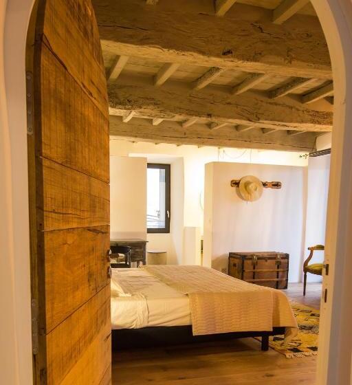اتاق لوکس با بالکن, La Maison D'aimé