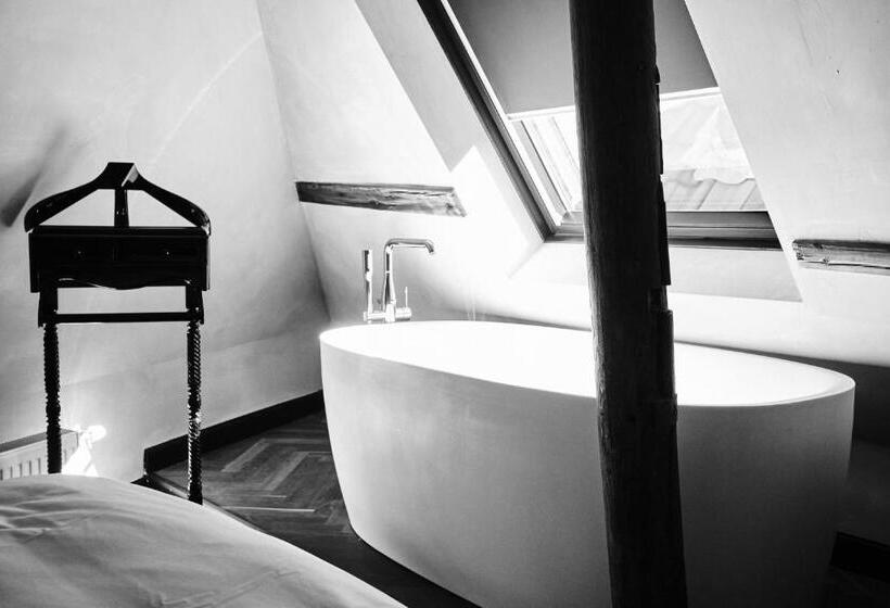 سوییت, Boutique Hotel & Restaurant Frenchie