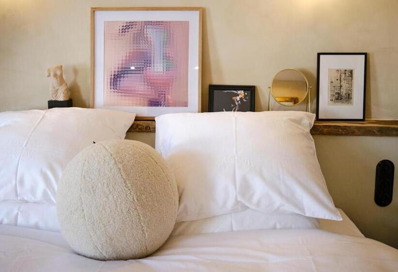 اتاق لوکس, Boutique Hotel & Restaurant Frenchie