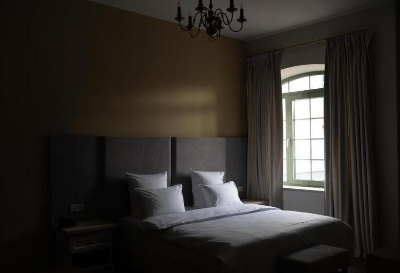 اتاق استاندارد با تخت بزرگ, Grand Hotel Gyumri By Apricot Hotels