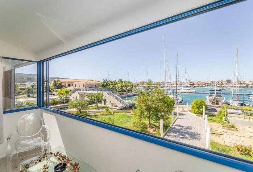 اتاق پرمیوم با چشم‌انداز دریا, Ianos Bay